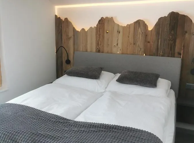 Panorama Edelweiss غوساو